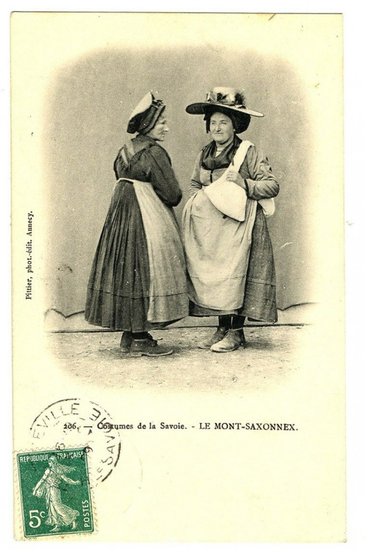Carte postale ancienne Savoie Costumes de la Savoie Le Mont-Saxonnex