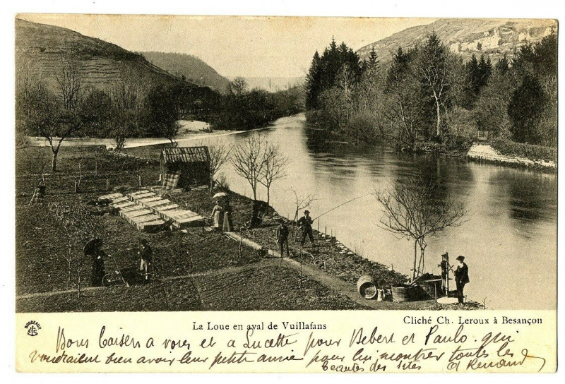 Carte postale ancienne Doubs La loue en aval de Vuillafans animé à Doubs
