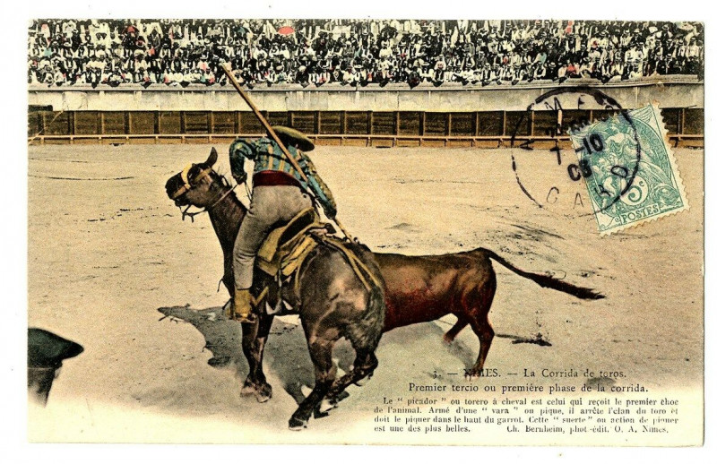 Carte postale ancienne Gard Nîmes La corrida de Taureaux Le Picador animé à Nîmes