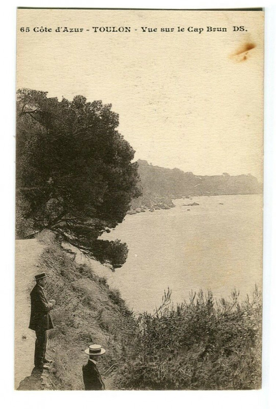 Carte postale ancienne Var Toulon Vue sur le Cap Brun animé à Toulon