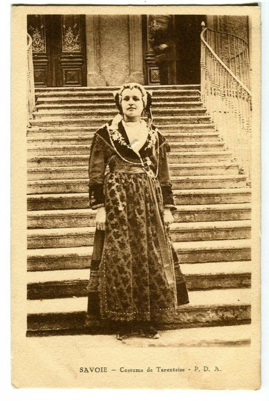Carte postale ancienne Savoie Costumes de Tarentaise