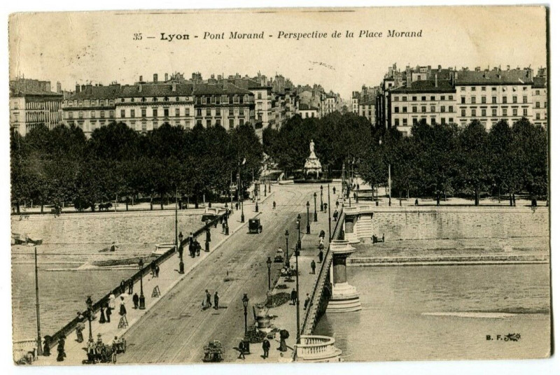 Carte postale ancienne Rhône Lyon Pont Morand Perspective de la Place Morand à Lyon