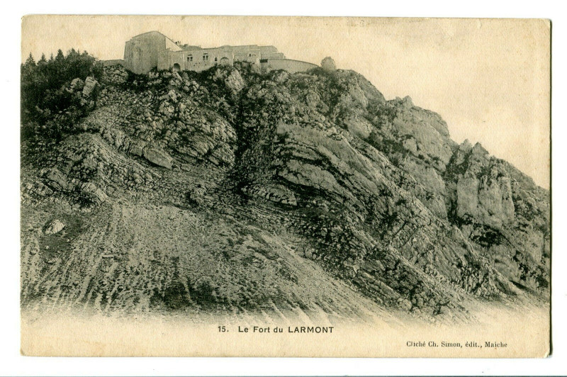 Carte postale ancienne Doubs Le Fort de Larmont à Doubs