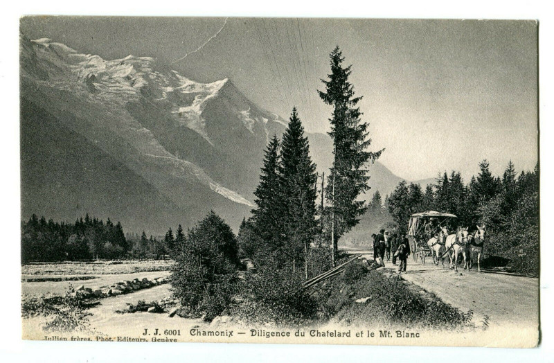 Carte postale ancienne Haute-Savoie Chamonix Diligence du Châtelard et le Mont-Blanc animé à Châtel