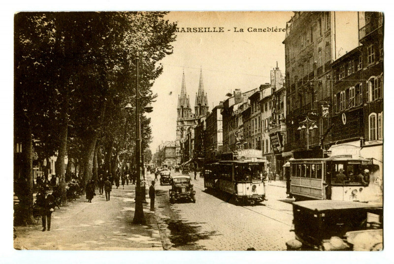 Carte postale ancienne Bouche du Rhône Marseille La Cannebière animée  tram voitures à Marseille