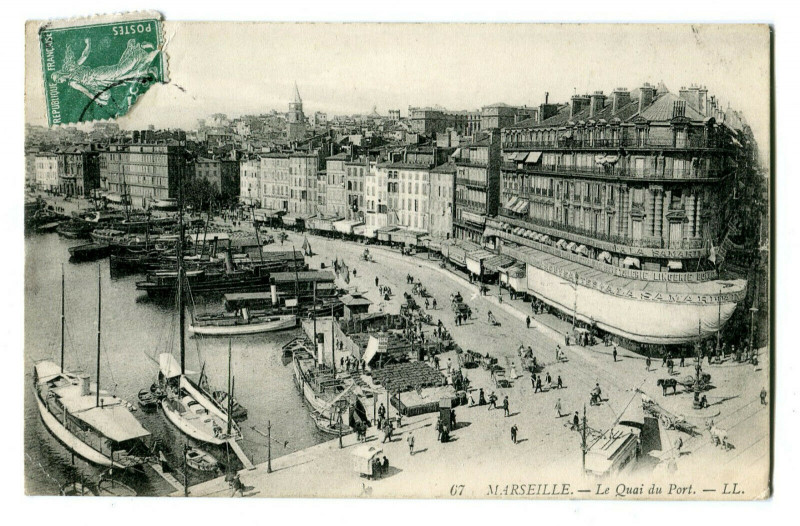 Carte postale ancienne Bouche du Rhône Marseille Le  Quai du Port animé bateaux à Marseille