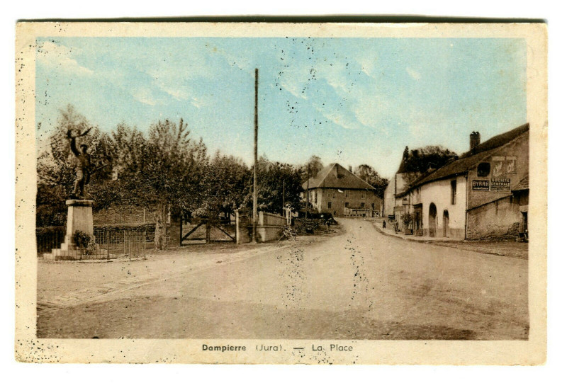 Carte postale ancienne Jura Dampierre La Place à Dampierre