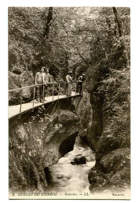 Carte postale ancienne Savoie Gorges du Sierroz Galeries animé