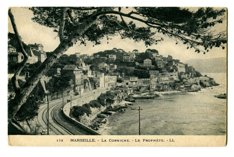 Carte postale ancienne Bouche-du-Rhône Marseille La Corniche Le Prophète à Marseille