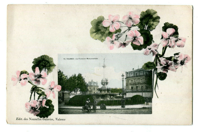 Carte postale ancienne Drôme Valence La Fontaine Monumentale à Valence