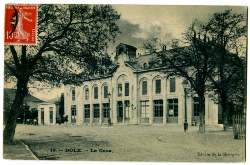 Carte postale ancienne Jura Dole La Gare à Dole