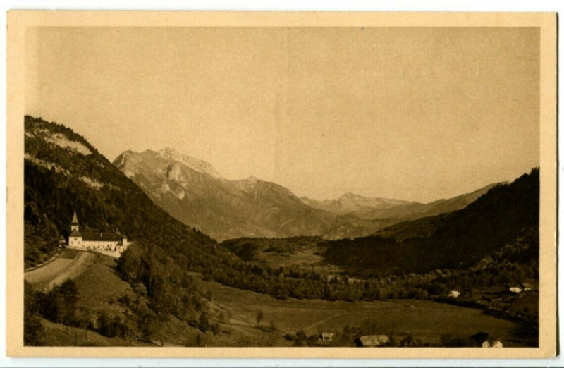 Carte postale ancienne Savoie Abbaye de Tamié Vue prise du Sud Massif de la Tournette