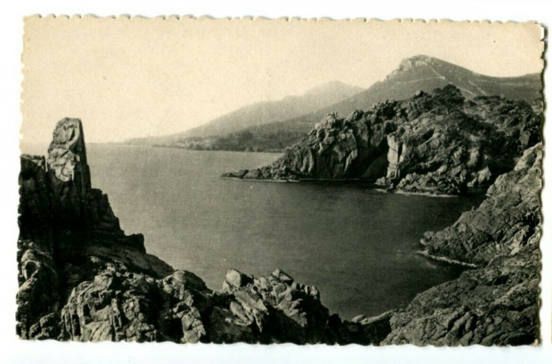 Carte postale ancienne Alpes-Maritimes Corniche d' Or Environs de Cannes Le Trayas à Cannes