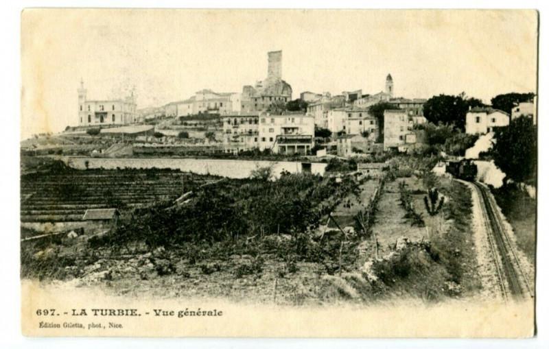 Carte postale ancienne Alpes-Maritimes La Turbie Vue générale à La Turbie