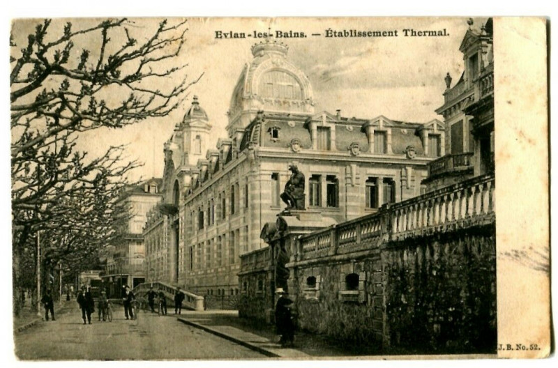Carte postale ancienne Haute-Savoie Evian-les-Bains Etablissement Thermal animé à Évian-les-Bains