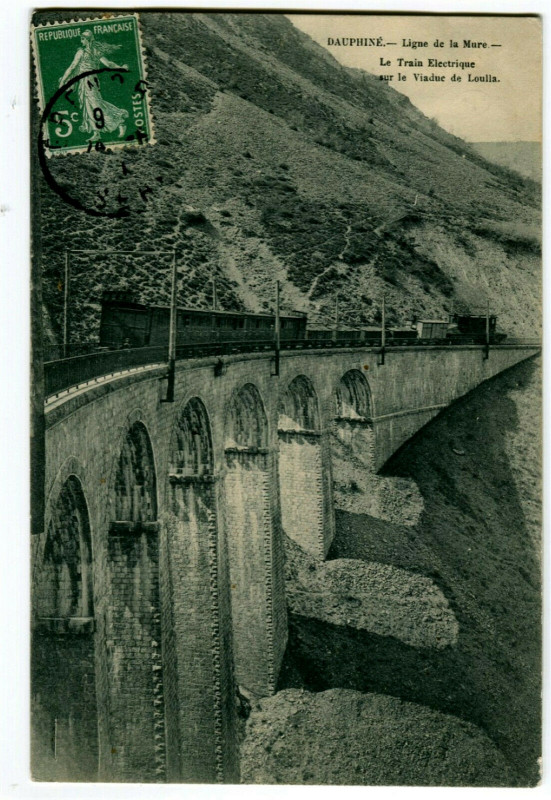 Carte postale ancienne Isère Ligne de La Mure Le train électrique sur le Viaduc de Loulla à La Mure