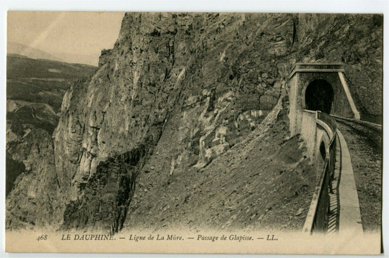 Carte postale ancienne Isère Ligne de la Mure Passage de Clapisse à La Mure