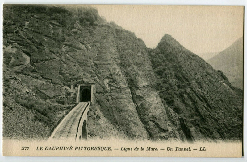 Carte postale ancienne Isère  Ligne de la Mure Un Tunnel à La Mure