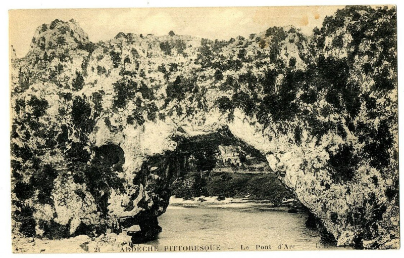 Carte postale ancienne Ardèche Le Pont d'Arc