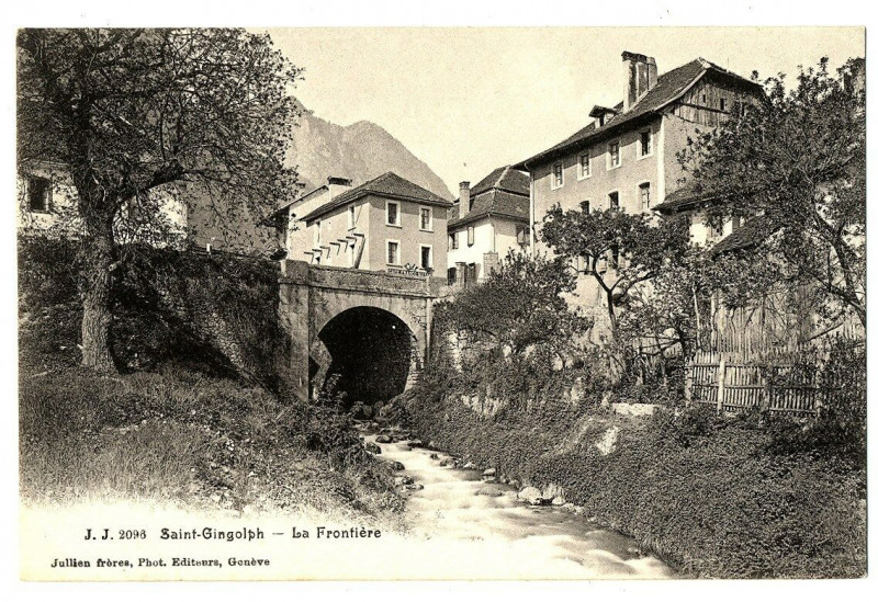 Carte postale ancienne Saint-Gingolph - La Frontiere à Saint-Gingolph