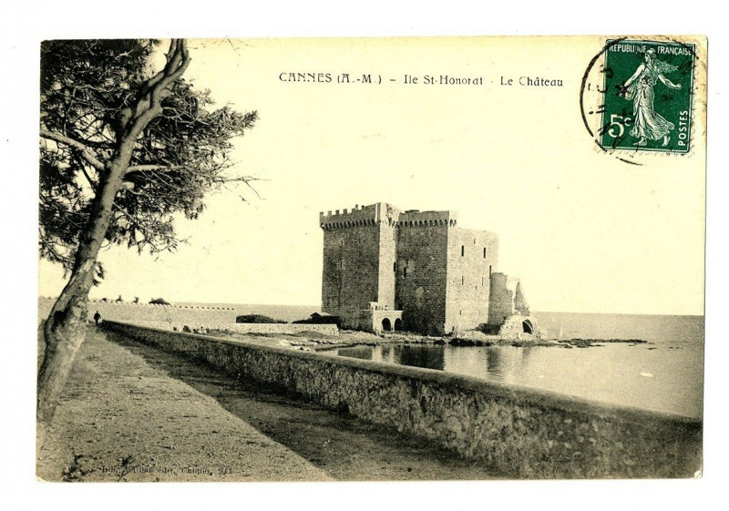 Carte postale ancienne Alpes Maritimes Cannes Ile Saint-Honorat Le Château à Cannes