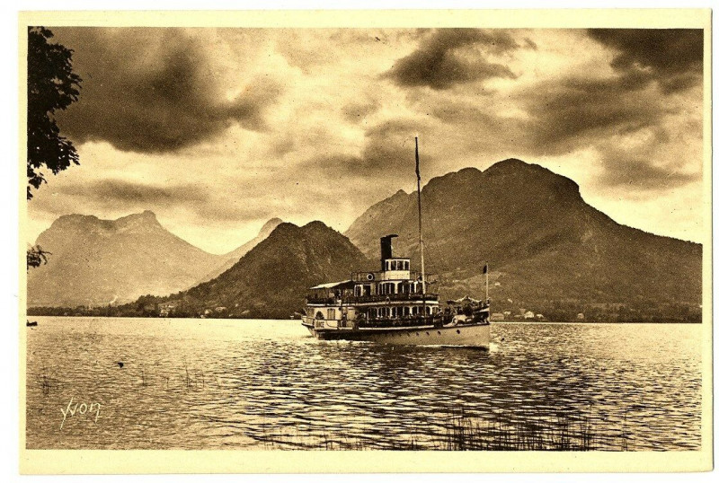 Carte postale ancienne Haute-Savoie Annecy et son lac Retour de promenade à Annecy