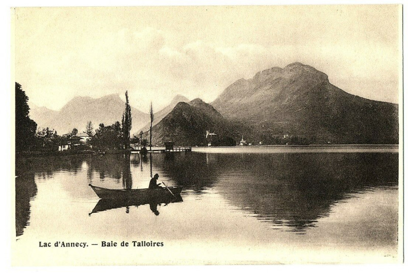 Carte postale ancienne Haute-Savoie Lac d'Annecy Baie de Talloires animé bateau à Annecy