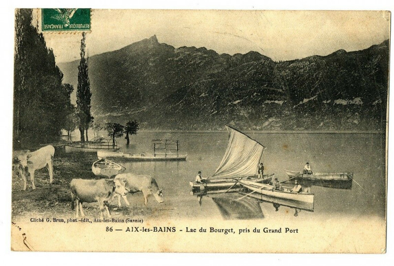 Carte postale ancienne Savoie Aix-les-Bains Lac du Bourget pris du Grand Port animé bateaux à Aix-les-Bains