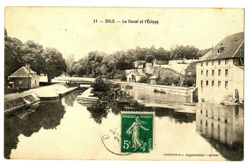 Carte postale ancienne Jura Dole Le Canal et l'Ecluse à Dole