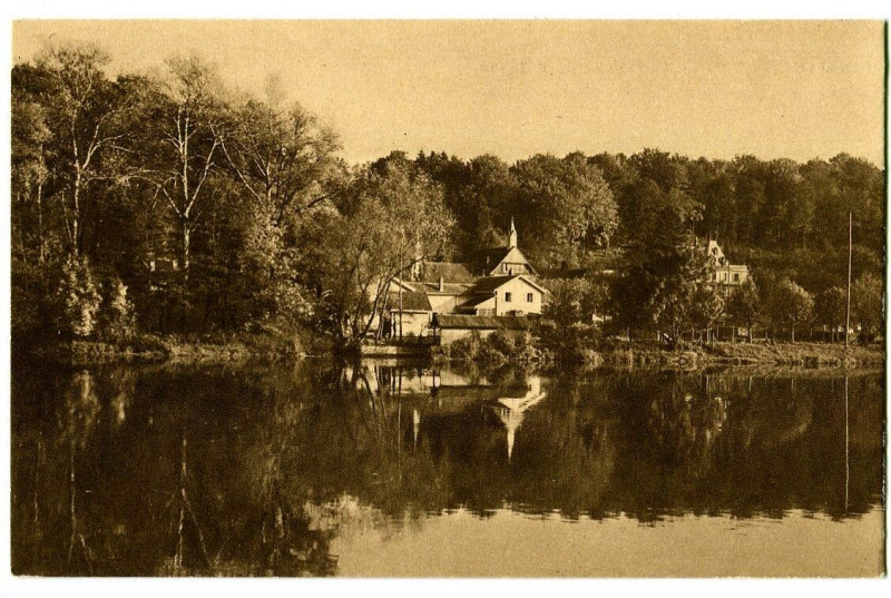 Carte postale ancienne Doubs Valentigney Les Bords du doubs à Doubs
