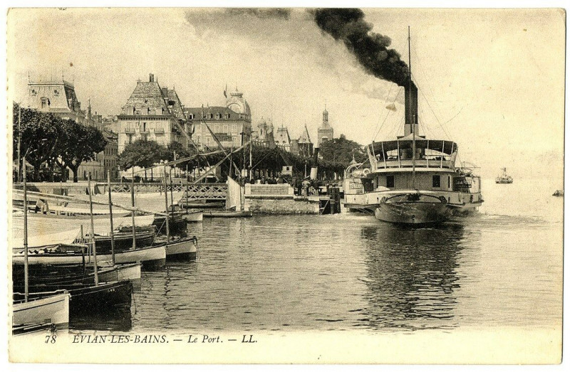 Carte postale ancienne Haute-Savoie Evian-les-Bains Le Port bateaux à Évian-les-Bains