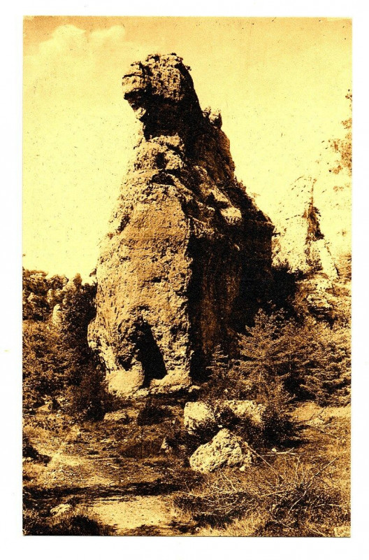 Carte postale ancienne Herault Montpellier-le-Vieux Le Sphinx à Montpellier