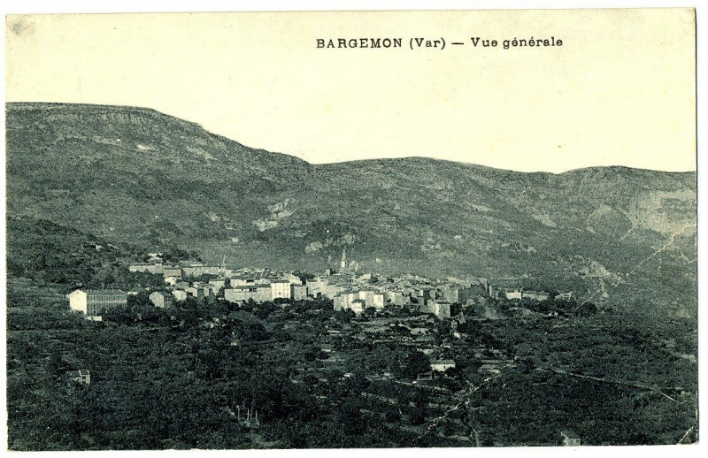 Carte postale ancienne Var Bargemon Vue générale à Bargemon