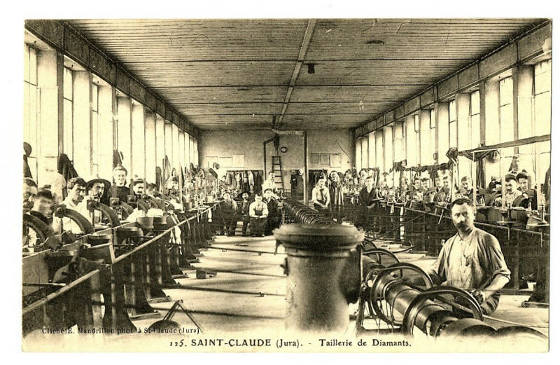 Carte postale ancienne Jura Saint-Claude Taillerie de Diamants animé metiers à Saint-Claude