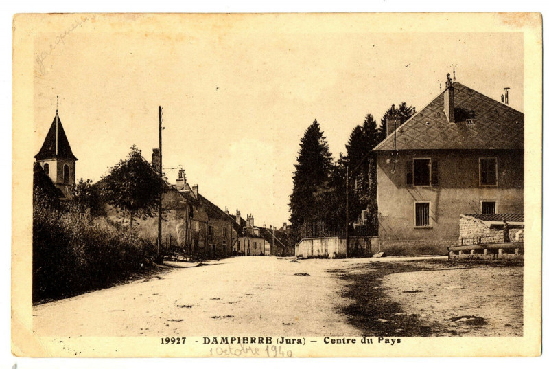 Carte postale ancienne Jura Dampierre Centre du Pays à Dampierre