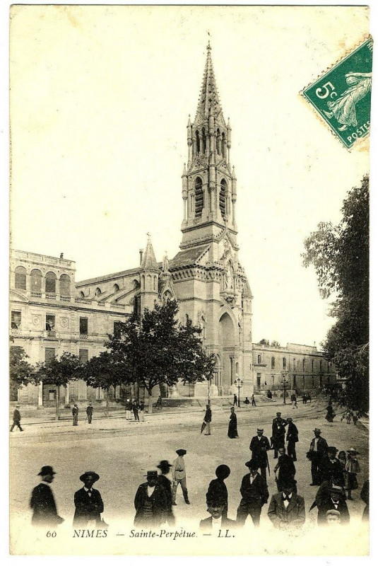 Carte postale ancienne Gard Nimes Sainte-Perpetue animé à Nîmes