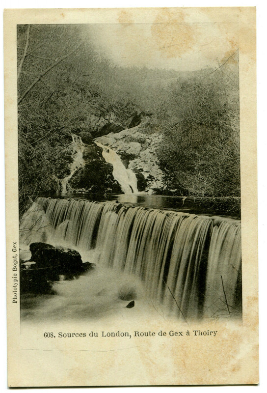 Carte postale ancienne Ain Sources du London Route de Gex à Thoiry à Gex