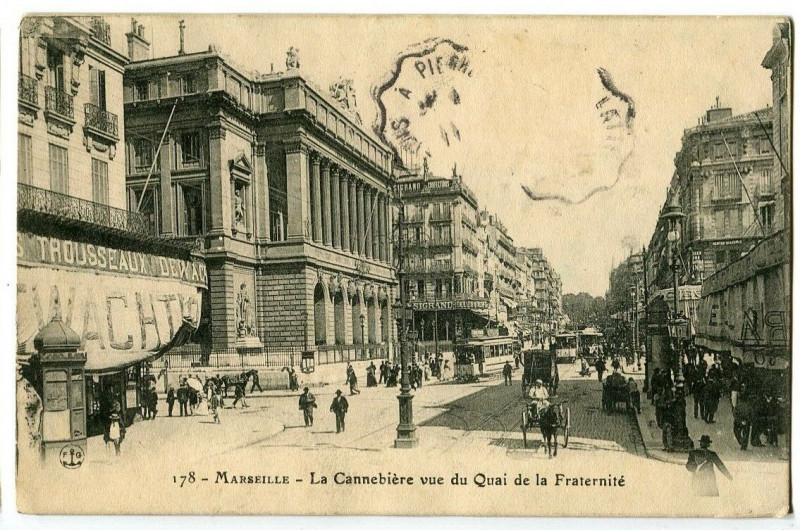 Carte postale ancienne Bouche-du-Rhône Marseille La Cannebière vue du Quai de la Fraternité à Marseille