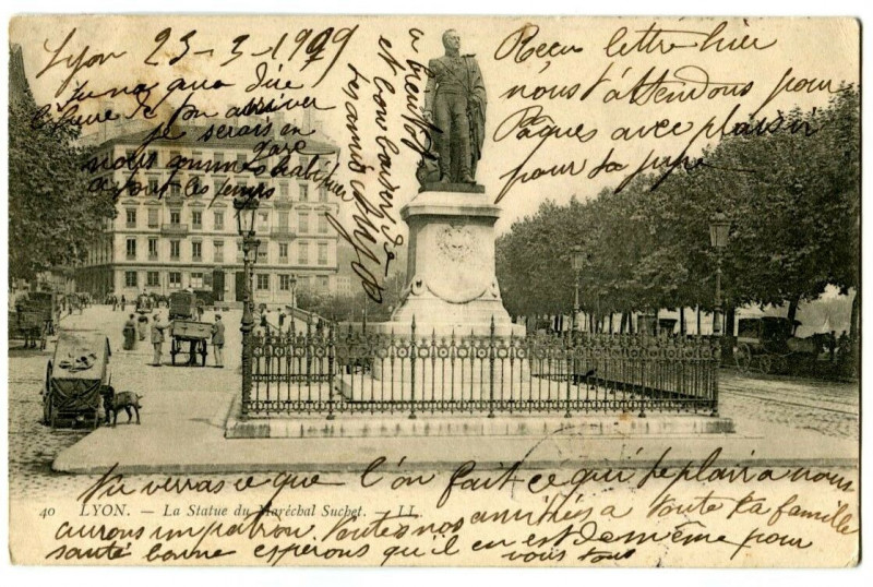 Carte postale ancienne Rhône Lyon La statue du Maréchal Suchet animation à Lyon