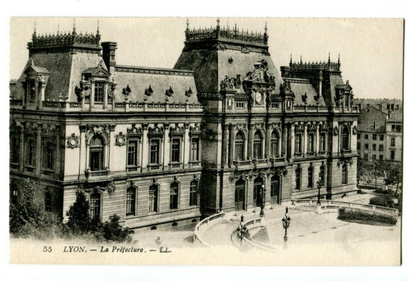 Carte postale ancienne Rhône Lyon La Préfecture à Lyon