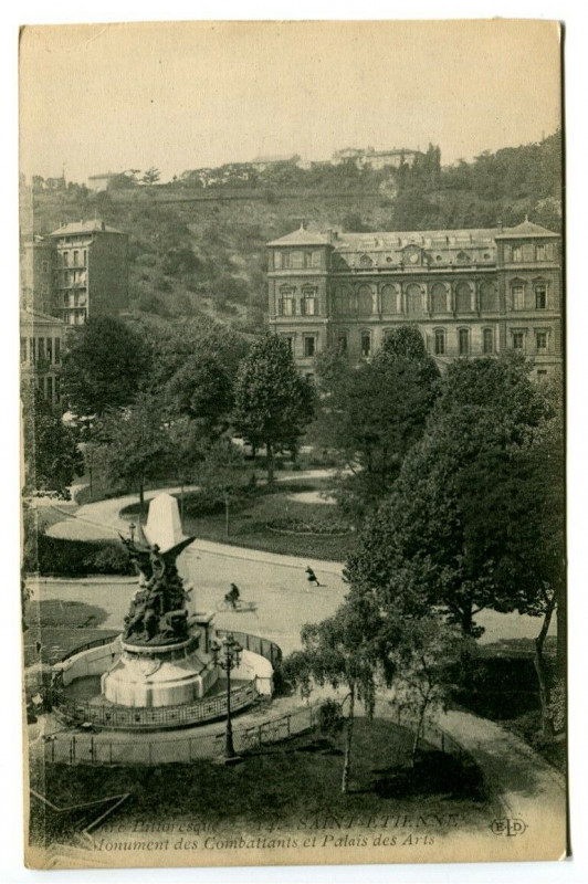 Carte postale ancienne Loire Saint-Etienne Monument des Combattants et Palais des Arts à Saint-Étienne