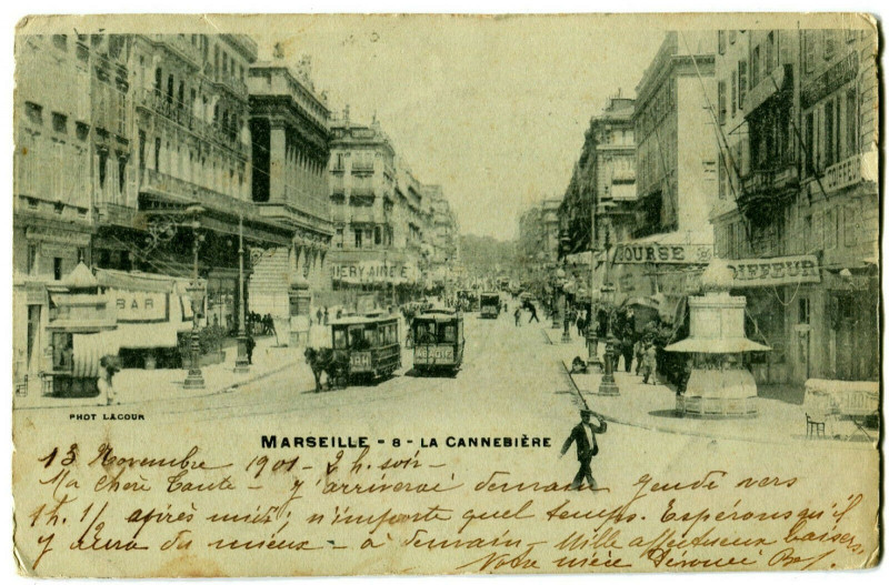 Carte postale ancienne Bouche-du-Rhône Marseille La Cannebière animé tram à Marseille