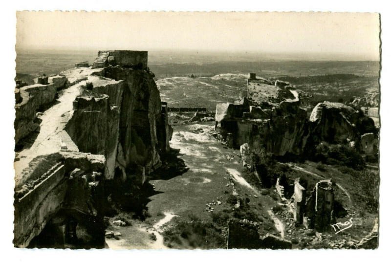 Carte postale ancienne Bouche-du-Rhône Les Baux La tour Sarrazine du Château carte-photo