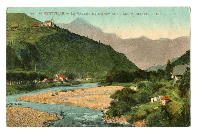 Carte postale ancienne Savoie Albertville La Vallée de l'Arly et le Mont Charvin à Albertville