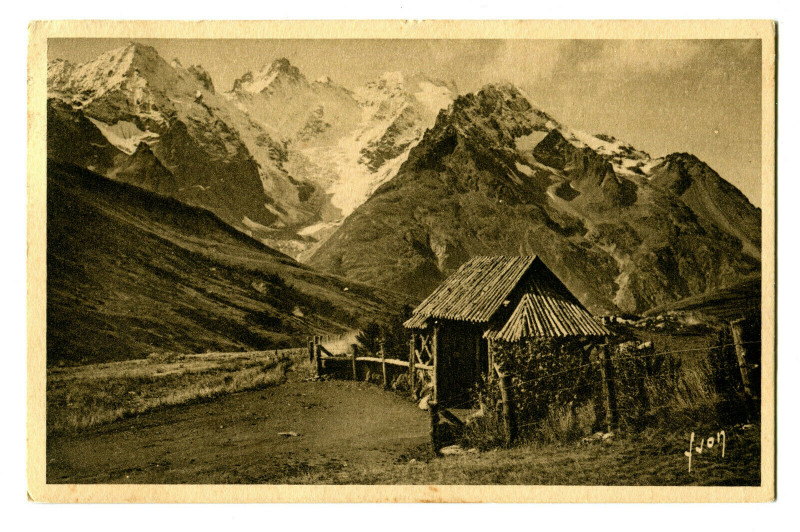Carte postale ancienne Hautes-Alpes col du Lautaret Entrée du Jardin Alpin Glacier de l'Homme
