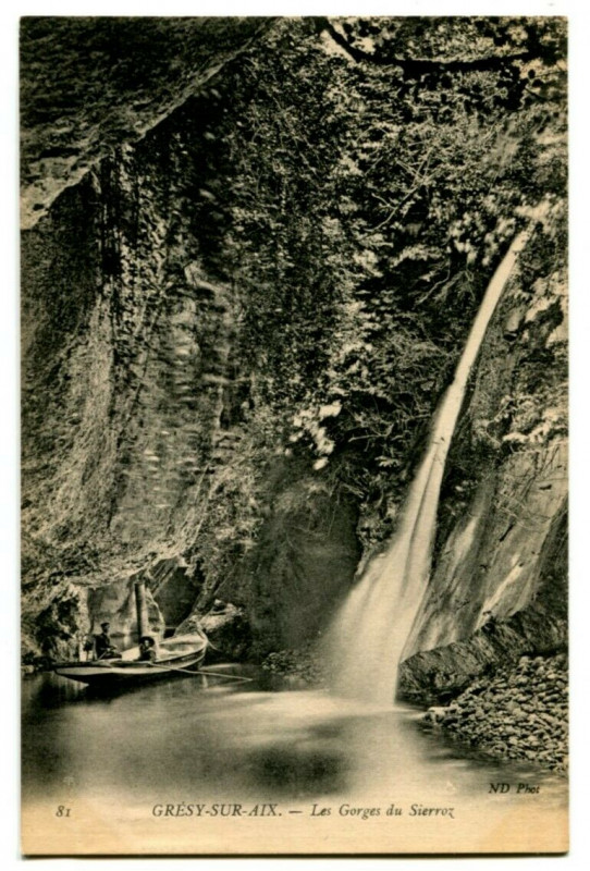Carte postale ancienne Savoie Grésy-sur-Aix Gorges du Sierroz animé bateau à Grésy-sur-Aix