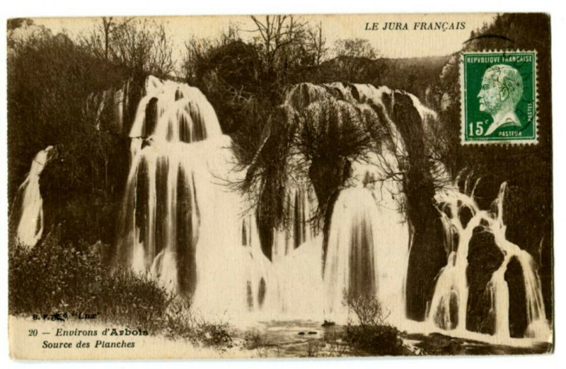 Carte postale ancienne Jura Environs d' Arbois Source des Planches à Arbois