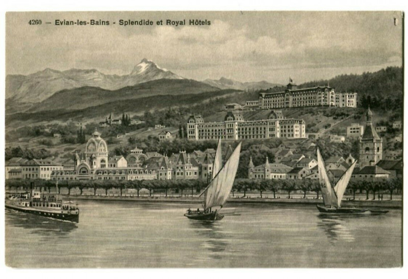 Carte postale ancienne Haute-Savoie Evian-les-Bains Splendide et Royal Hôtels bateaux à Évian-les-Bains