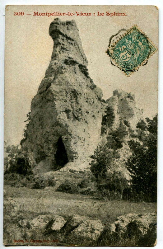 Carte postale ancienne Herault Montpellier-le-Vieux Le Sphinx à Montpellier