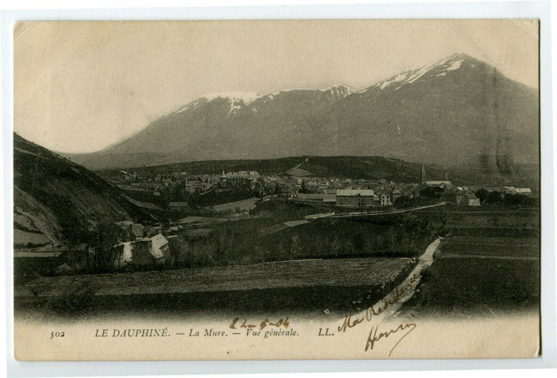 Carte postale ancienne Isère La Mure Vue générale à La Mure